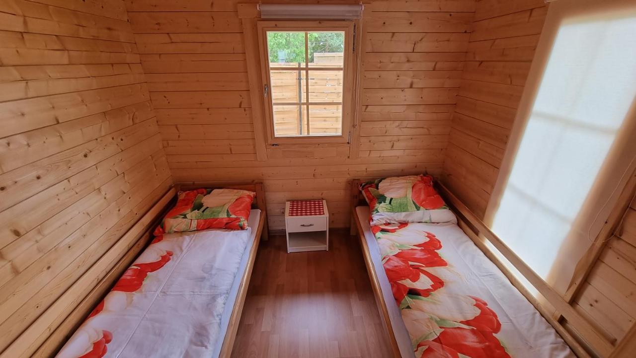 Ośrodek Beata / Fiord Bed & Breakfast Smoldzinski Las